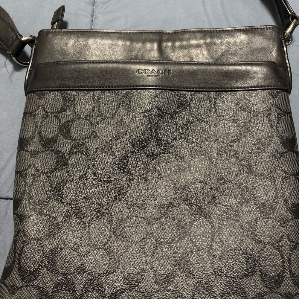 Coach Signature Black Men's Messenger Bag No.  F54781